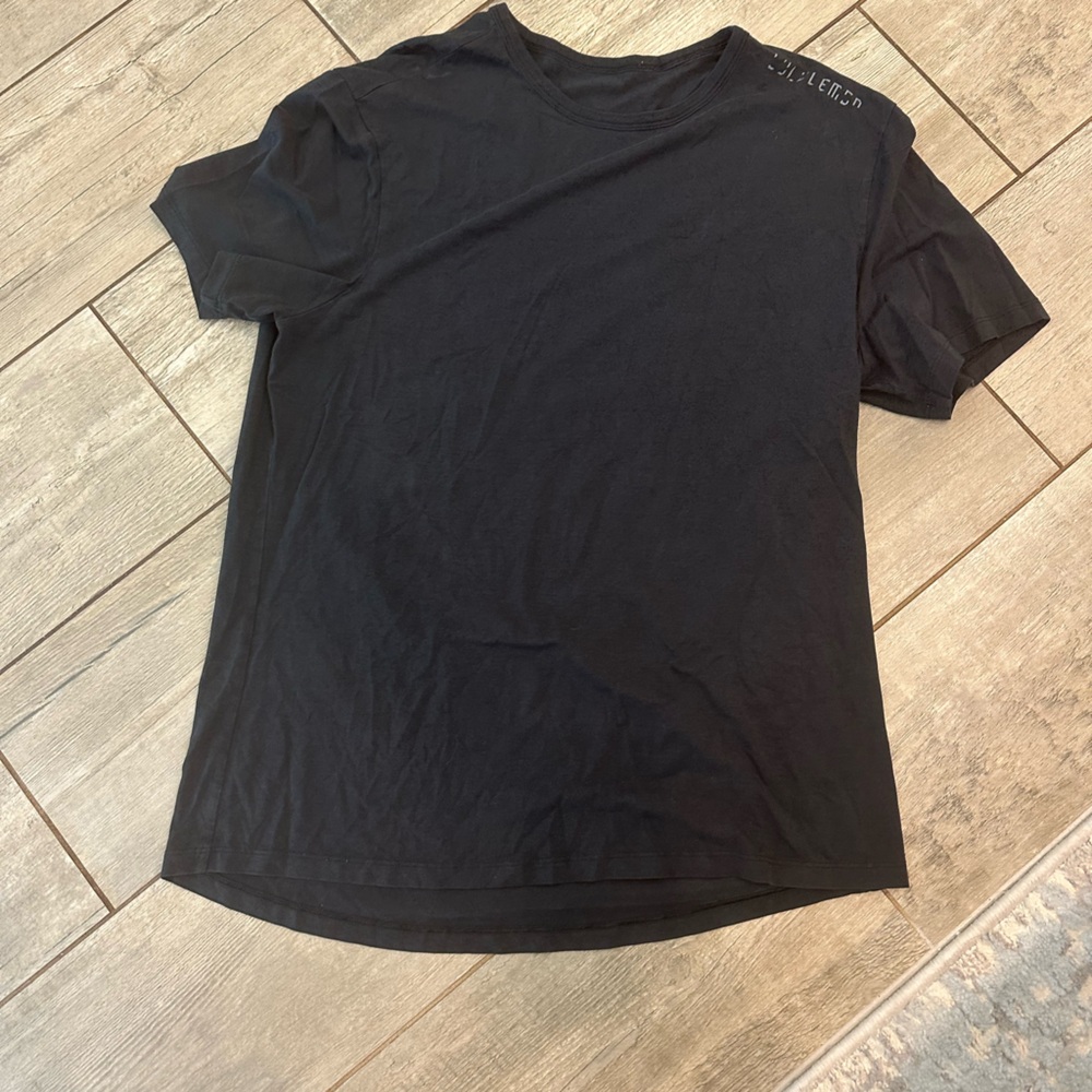 Lulu t shirt